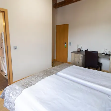 Pensjonat Weinhof Gassen 3*