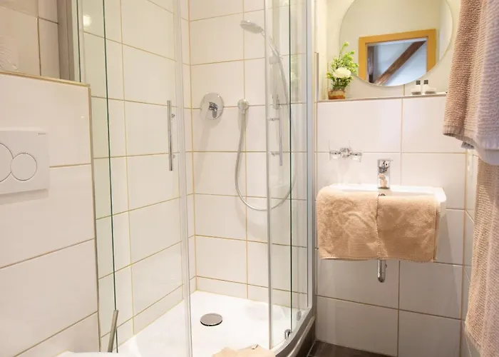 Weinhof Gassen Gasthuis Kröv